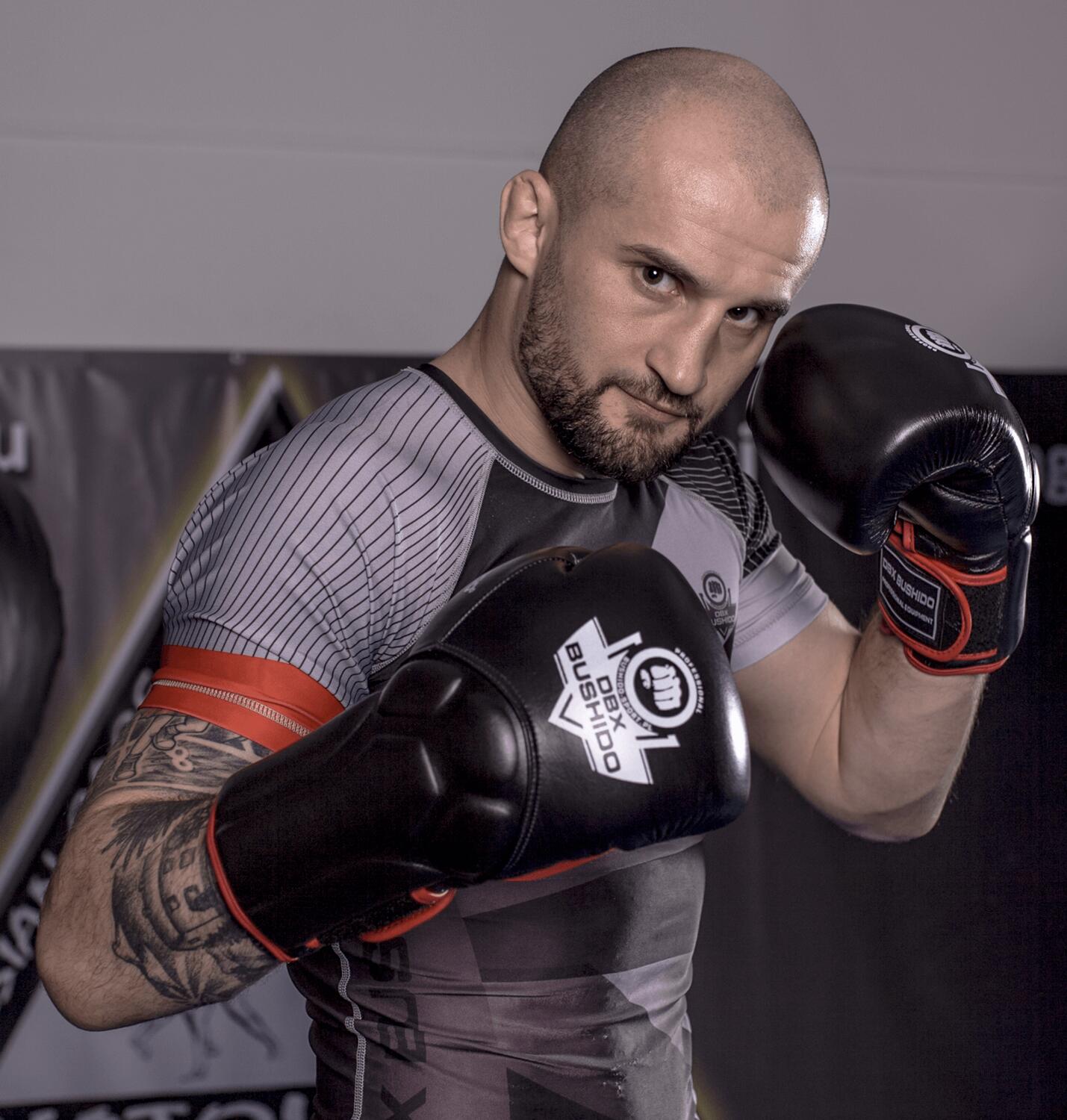 Boxerské rukavice DBX BUSHIDO BB2 3/7
