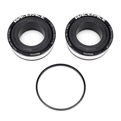 Plaats het pedaal race face bb124 o24 ext. gewricht