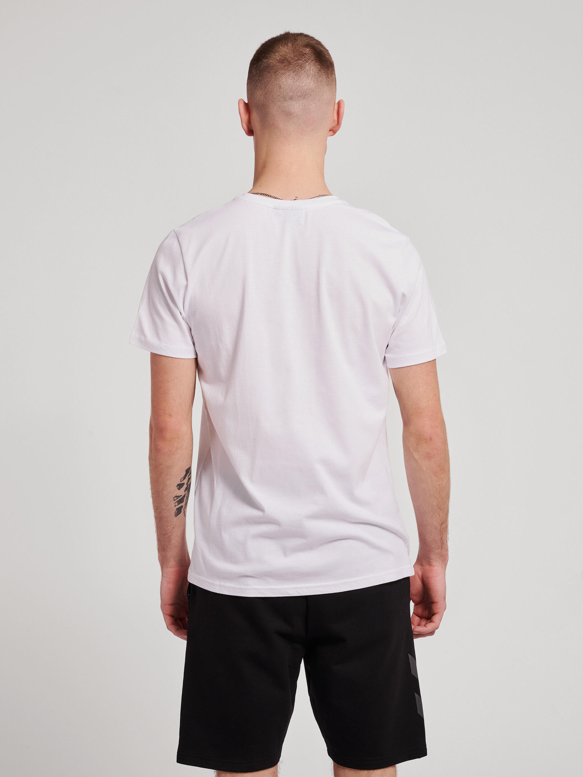 Camiseta hombre ajuste estándar Hummel Hmlisam, blanco 3/6
