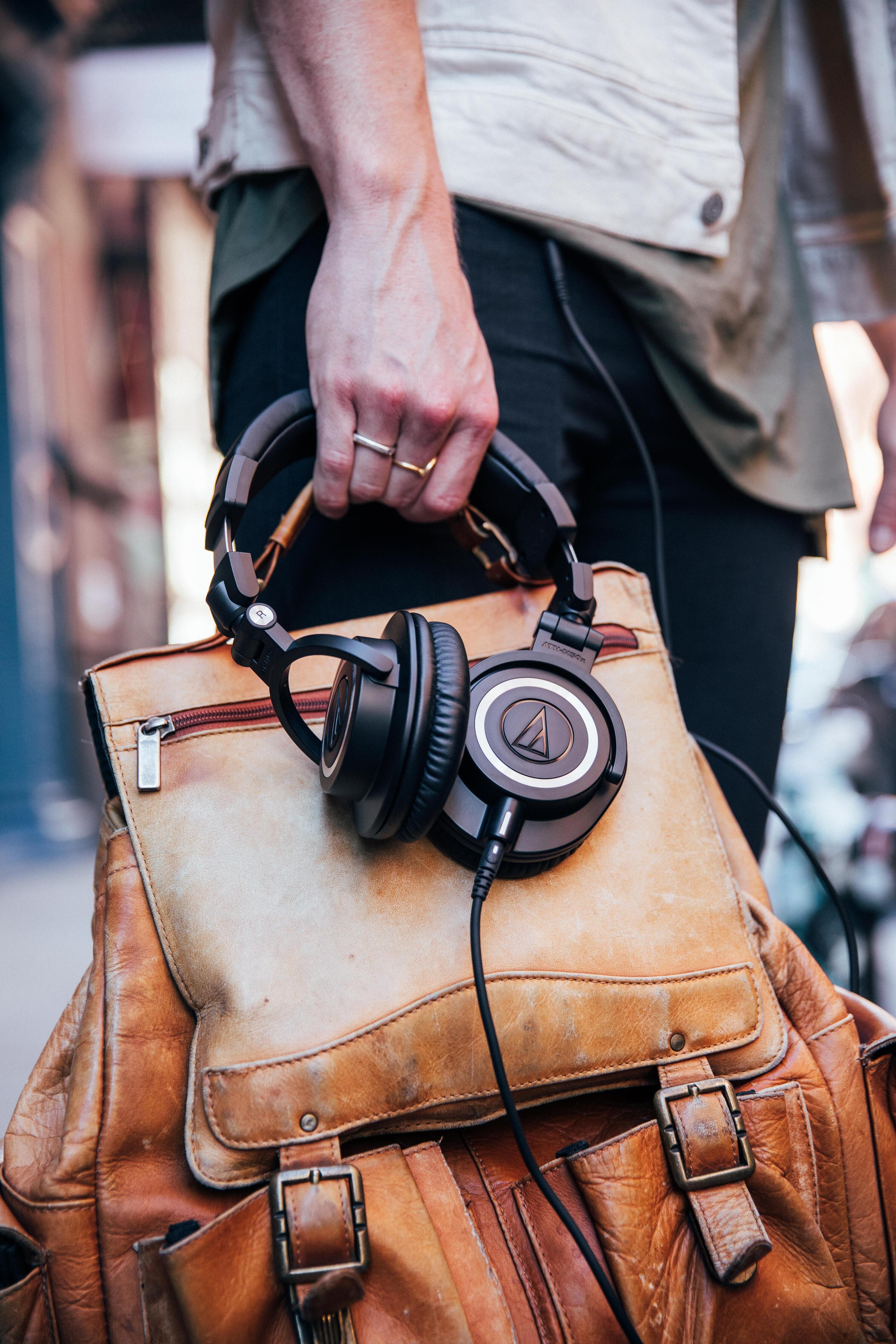 Audio-Technica ATH-M50X Professional Monitor Headphones 3/3