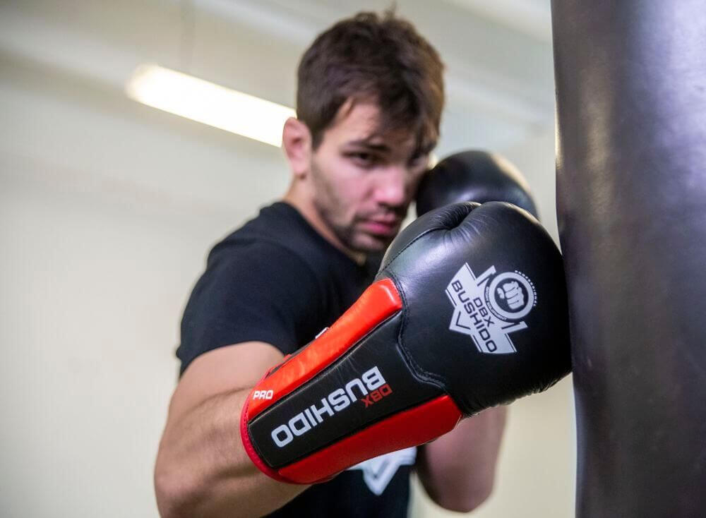 Boxerské rukavice DBX BUSHIDO DBX PRO 3/7