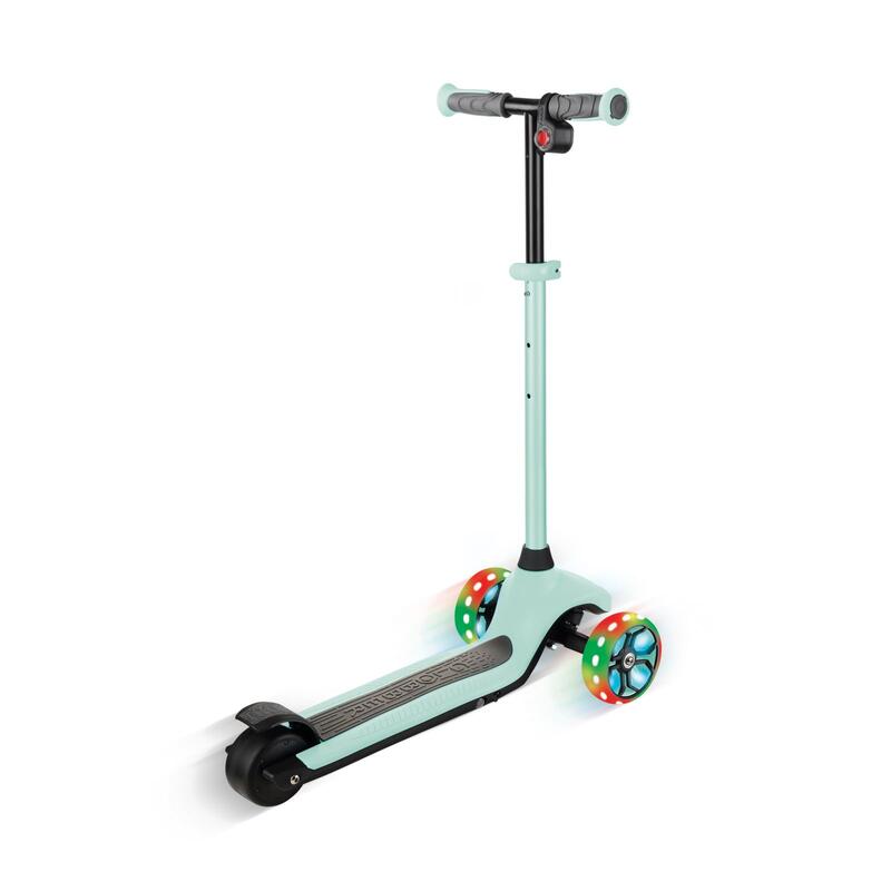 Trotineta Globber E-Motion 4, verde, autonomie 8-10 km