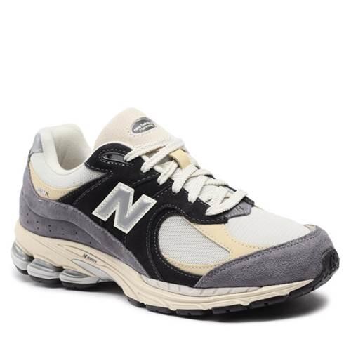 Zapatillas New Balance M2002 2/5