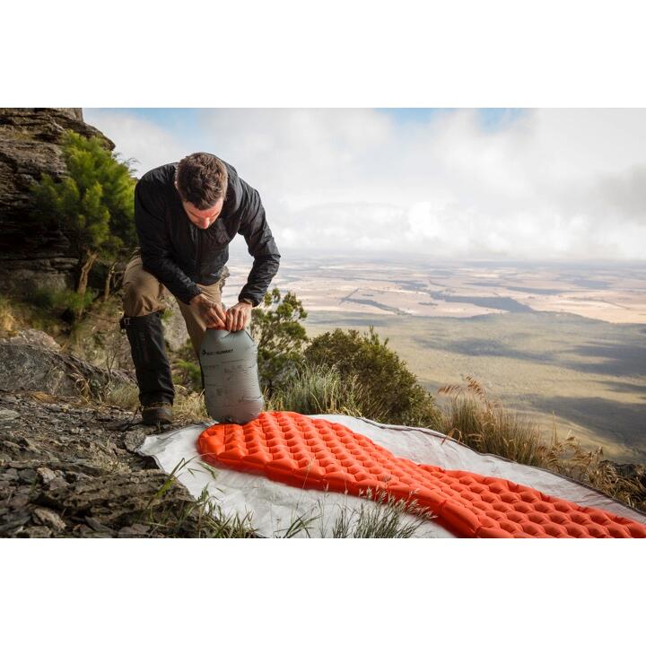 Sea to Summit's Ultralight Insulated Air Sleeping Mat Regular