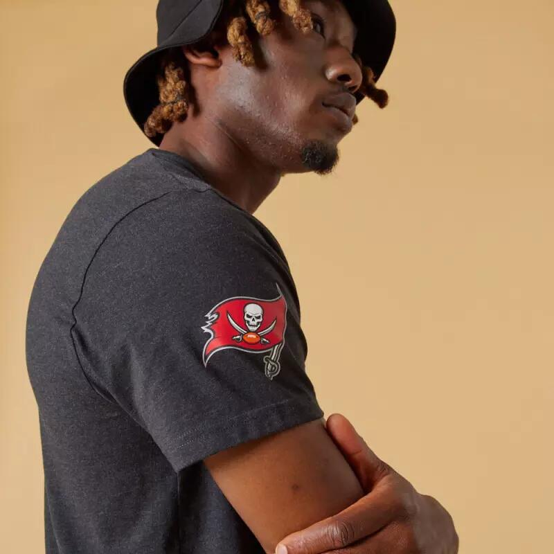T-Shirt NFL Tampa Bay Buccaneers New Era Team logo gris pour homme 3/6