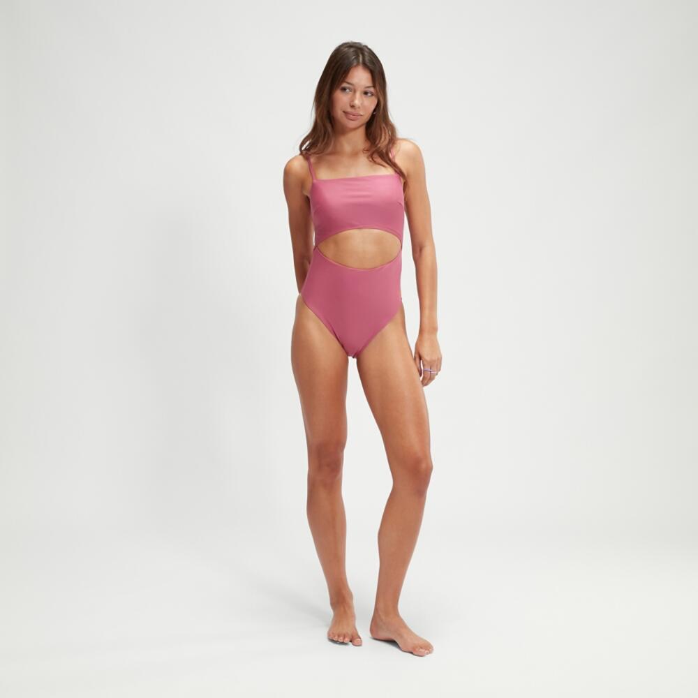 Womens New on Trend Swimsuit 1/7