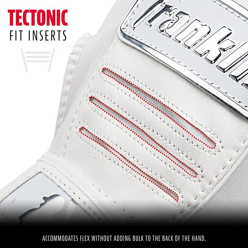 En Bretagne, De Plus En Plus D'adolescents Et D'adultes Se Font Baptiser