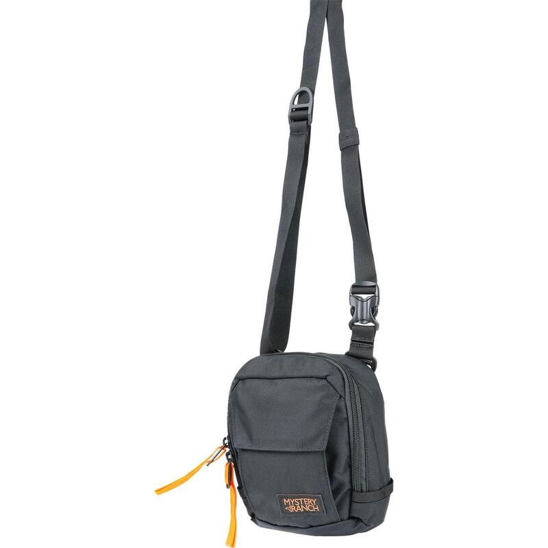 District 2 Messenger Bag - Black