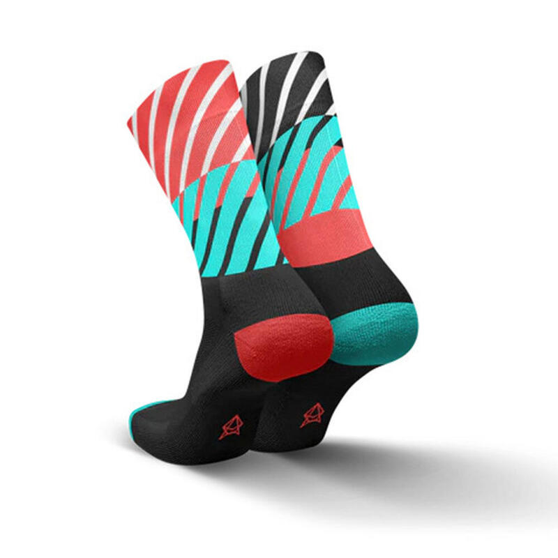 超輕透氣高筒跑步運動襪 - 黑色/藍色/紅色