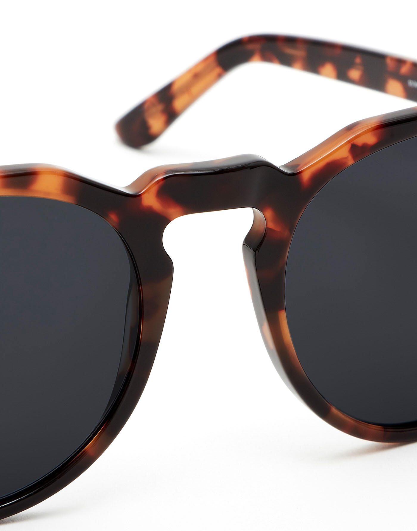 HAWKERS - Sonnenbrillen für Herren und Damen - WARWICK X  CAREY DARK 4/7