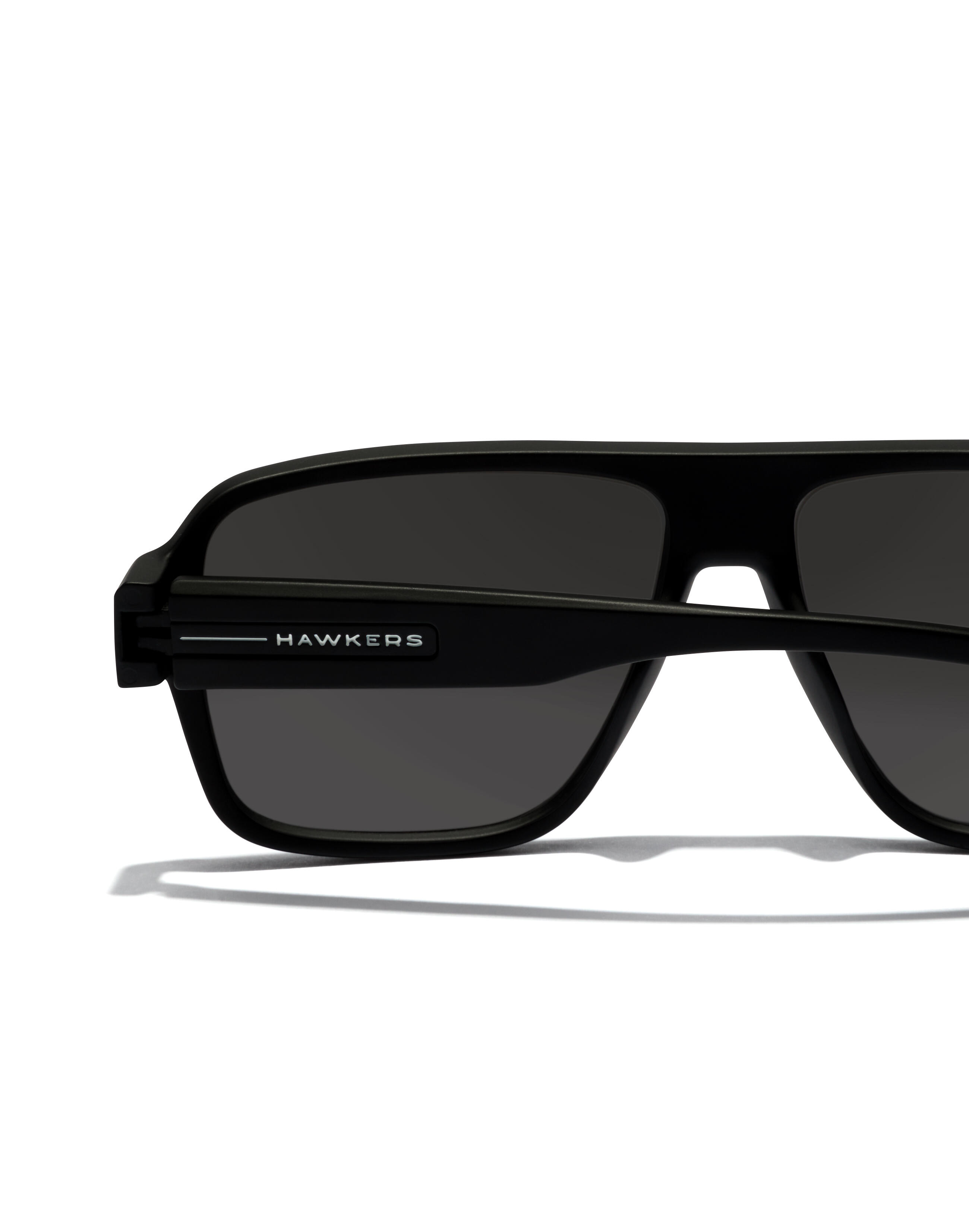HAWKERS - Gafas de Sol para Hombre y Mujer BLACK GREY EXCLUSIVE - PARLAY 3/8