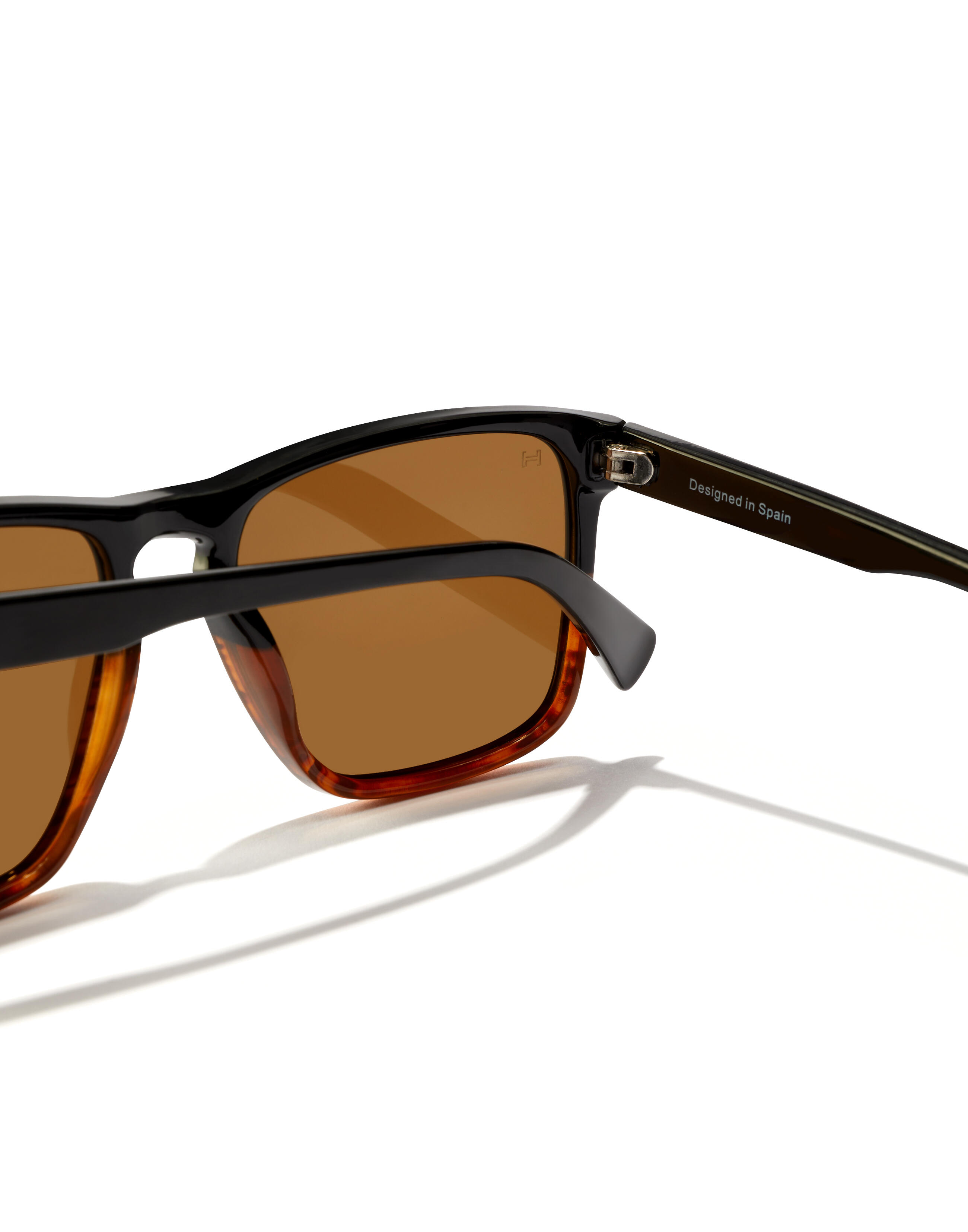 HAWKERS - Gafas de Sol para Hombre y Mujer POLARIZED BLACK OLIVE - DUST 3/7