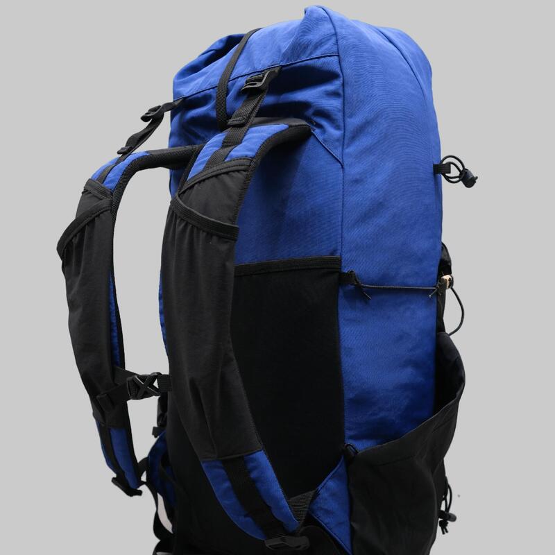 Alphalite Unisex Ultralight Hiking Backpack 28L - Blue