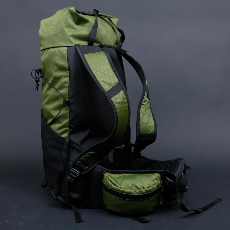 VerticalZip Unisex Ultralight Hiking Backpack 32L - Green