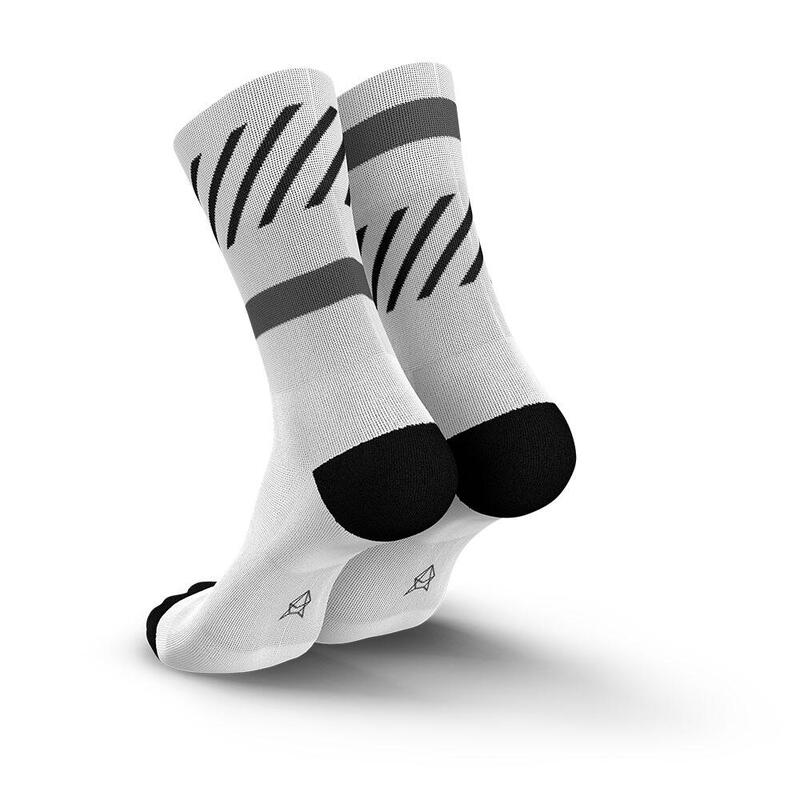 High-Cut Running Socks - Disrupts Whites