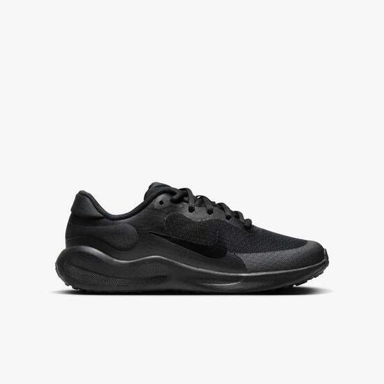 Baskets Nike Modèle Revolution 7 Couleur Noir