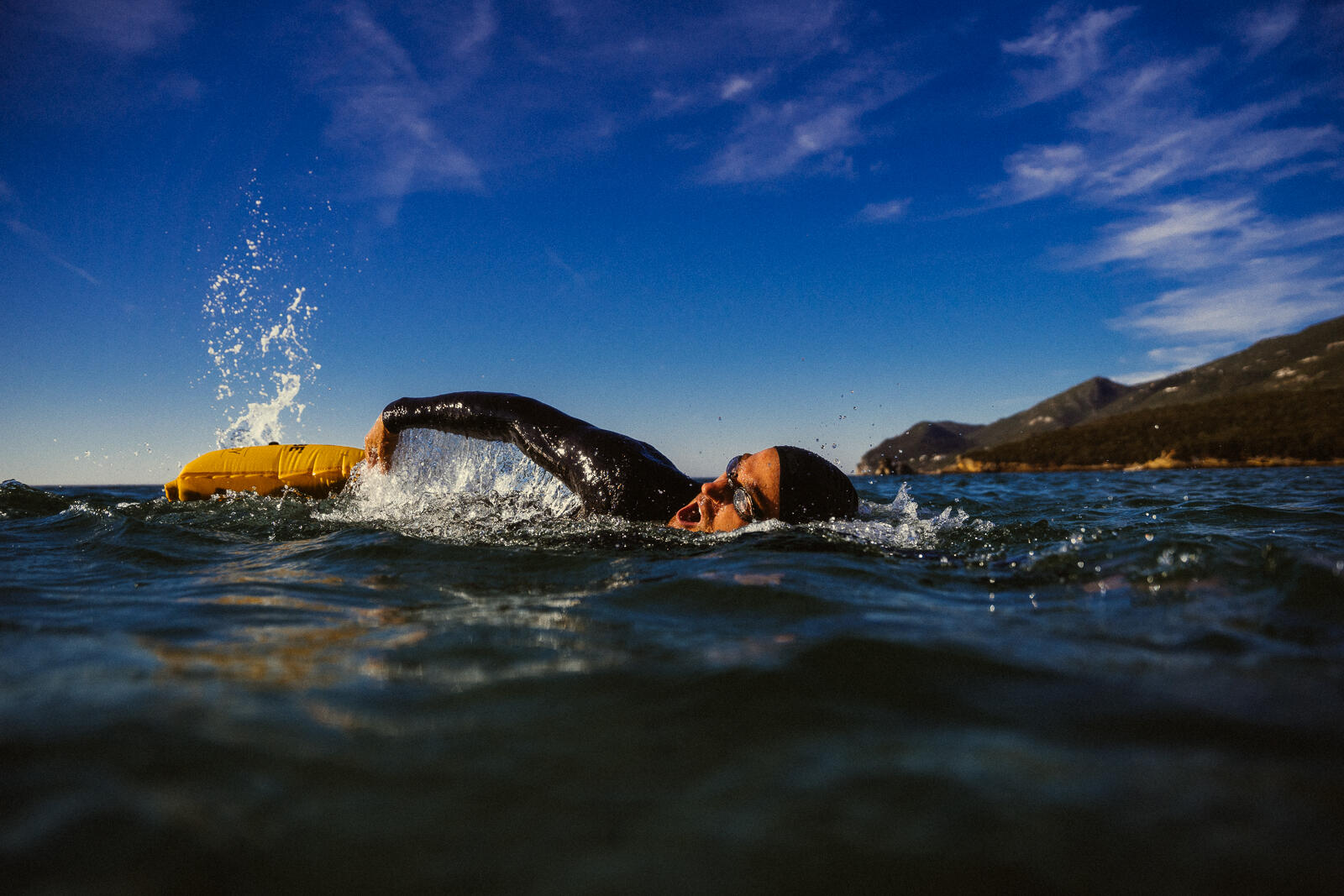 RESTUBE Schwimmboje PRO | Sicherheitsboje zum Freiwasserschwimmen 4/5