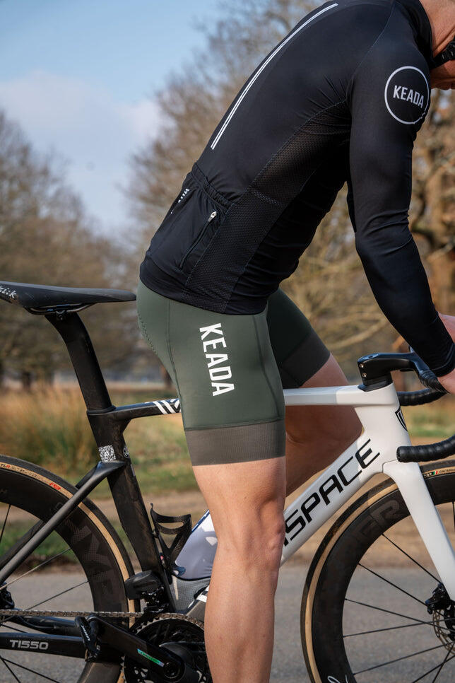 Cuissard à bretelles de cyclisme essentiel pour homme – Olive 4/5