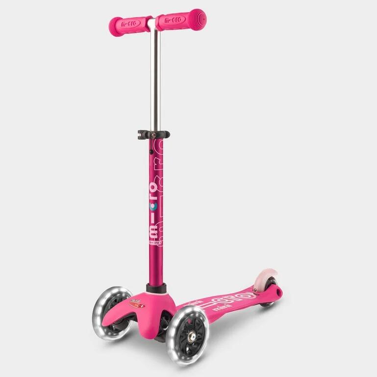 MICRO Mini Micro Deluxe LED Scooter: Pink