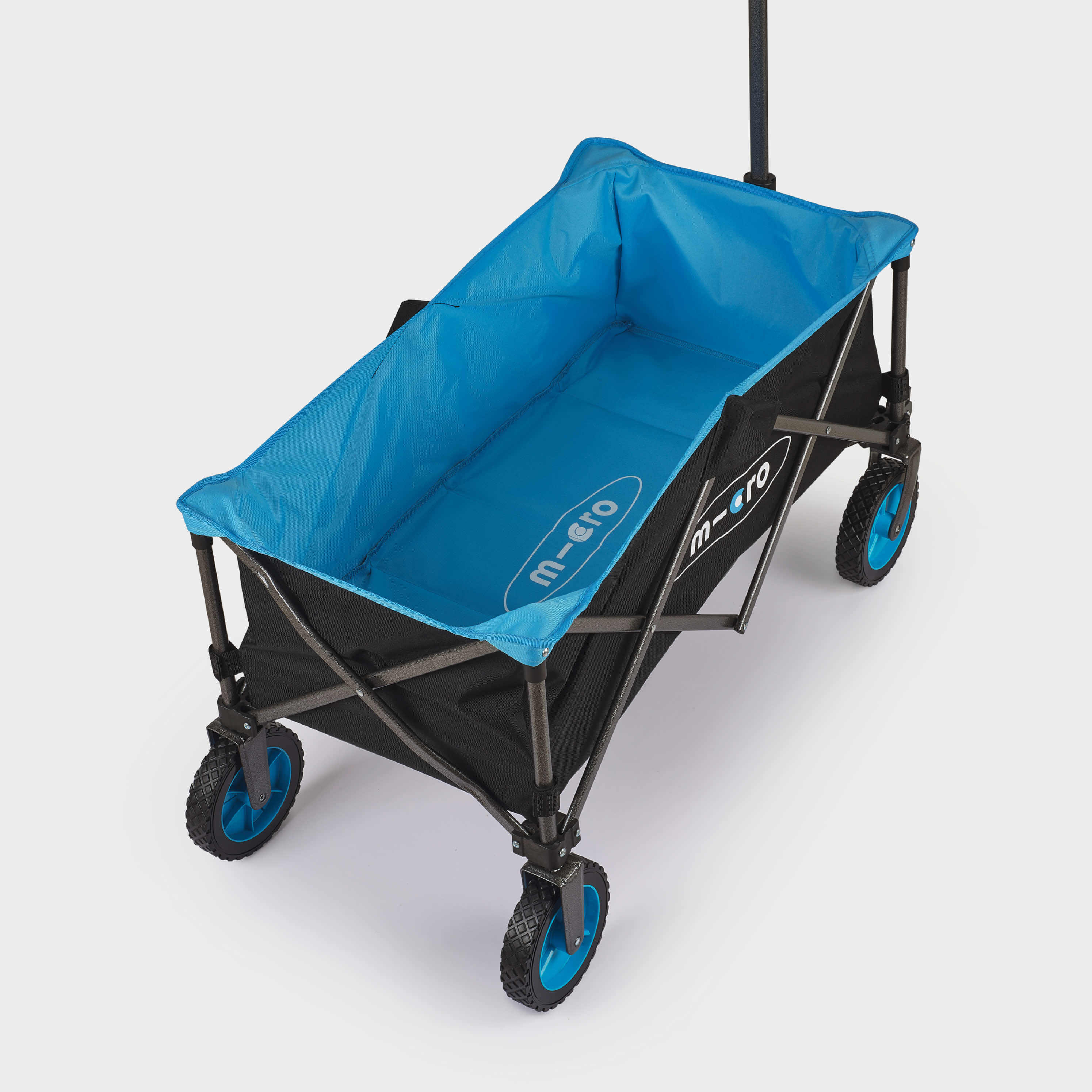 Pull Along Festival Wagon: Black 3/4
