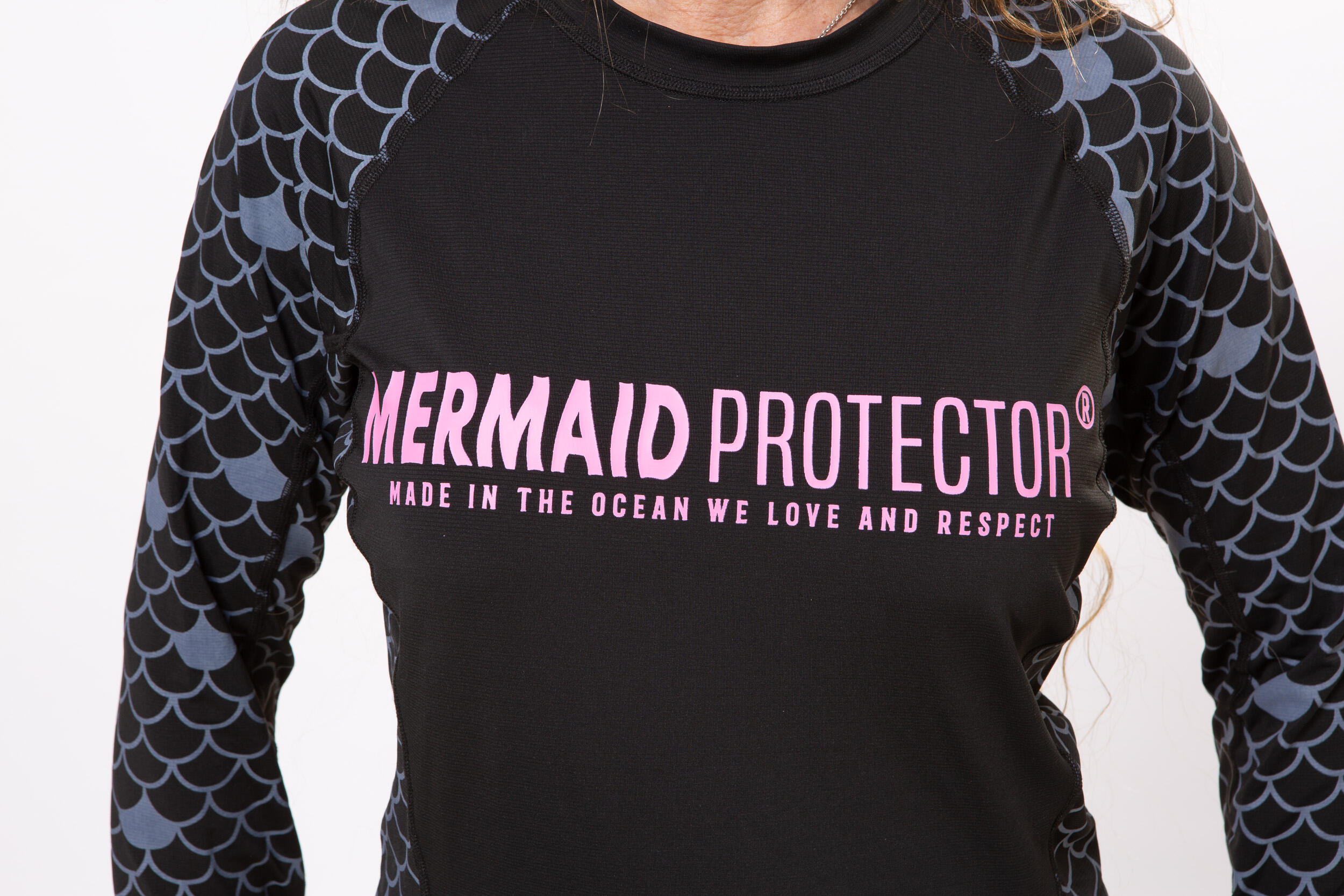 Mermaid Protector Rashguard  "Dame Noire" 2/5