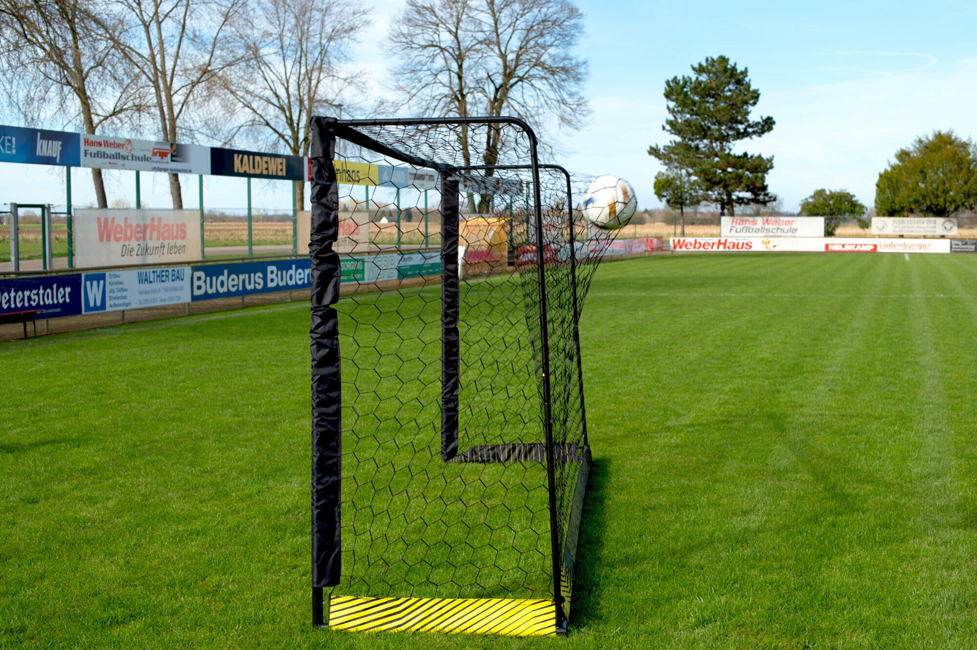 Zwart stalen voetbaldoel - 4 x 2 m 4/7