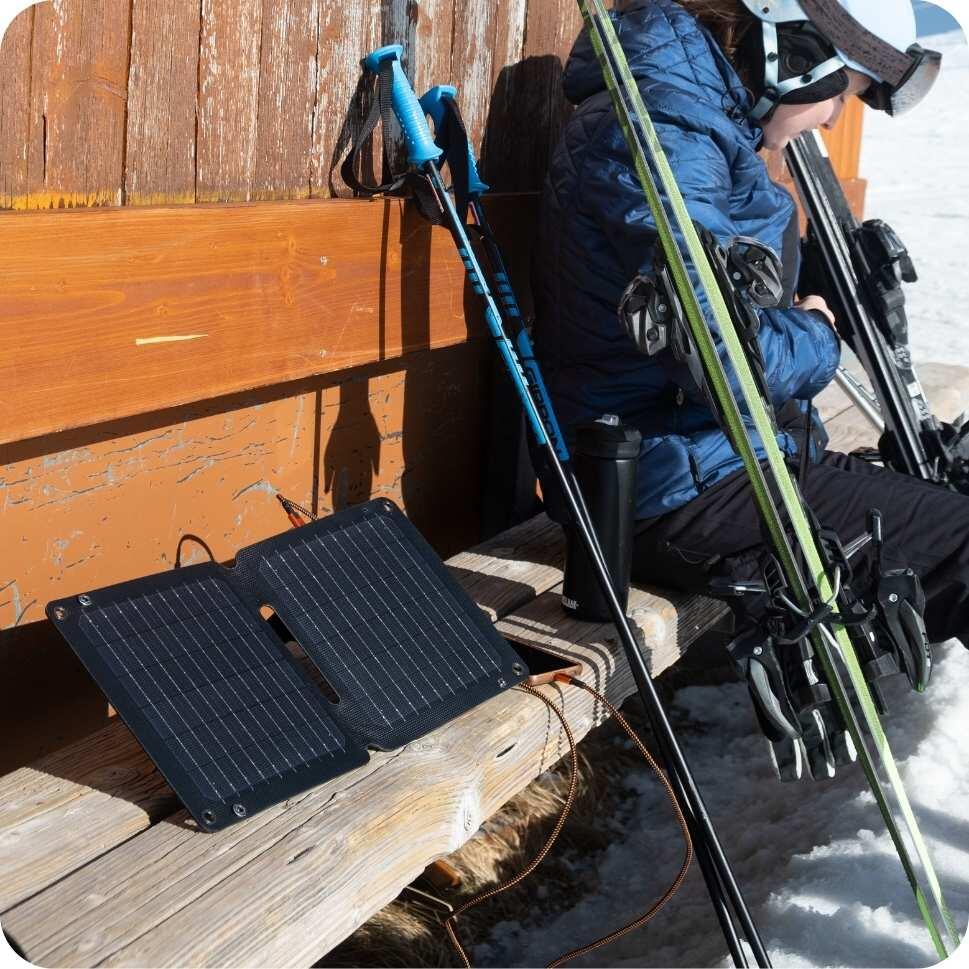 Xtorm Draagbaar Zonnepaneel Opvouwbaar - 14W Solar Panel - SolarBooster - Zwart 2/7