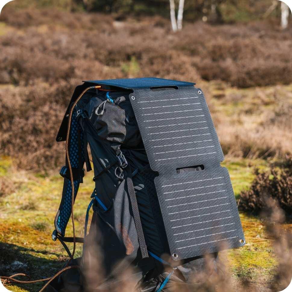Xtorm Draagbaar Zonnepaneel Opvouwbaar - 28W Solar Panel - Schwarz 3/6