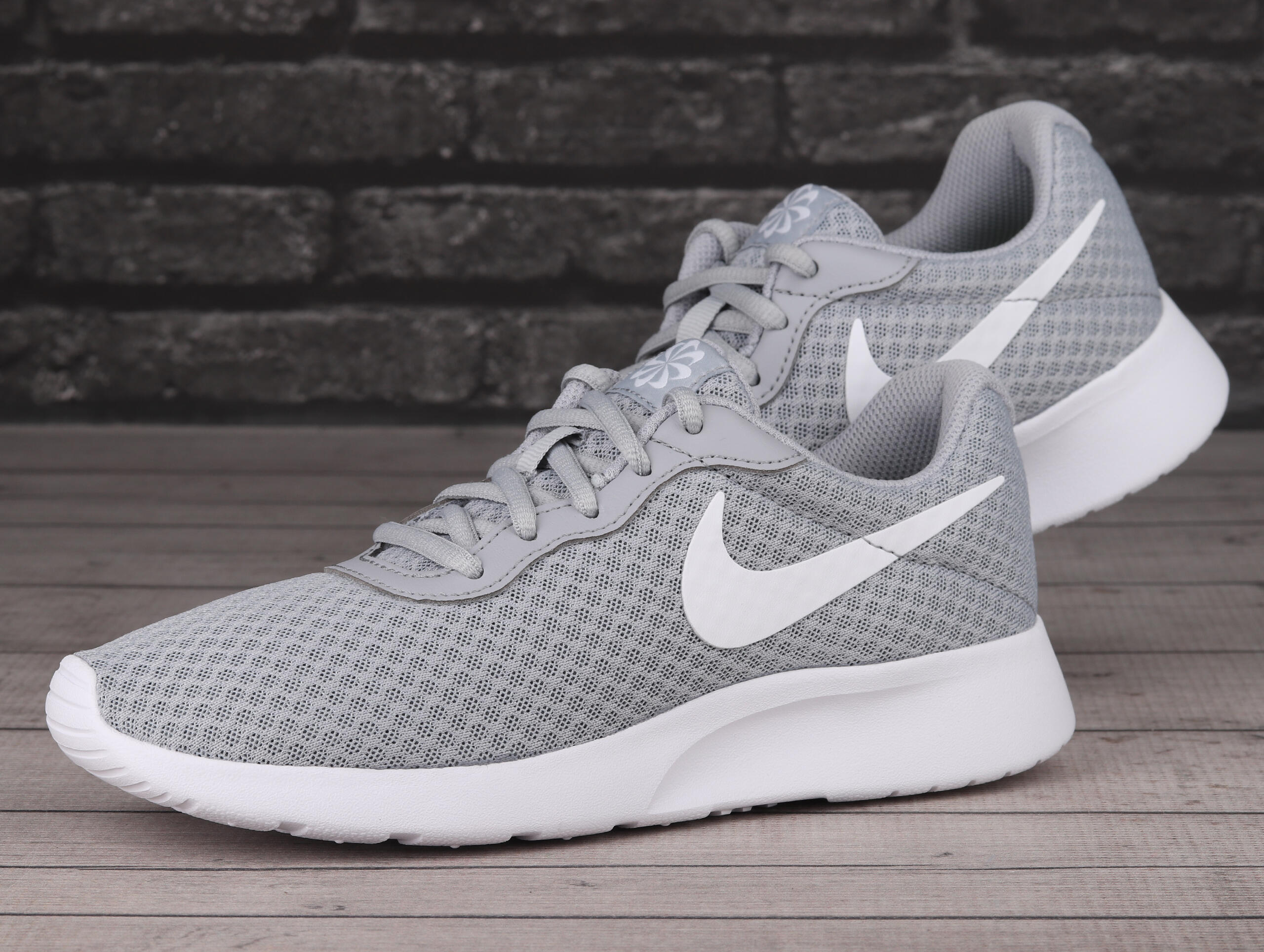 Buty damskie sportowe Nike TANJUN 3/7