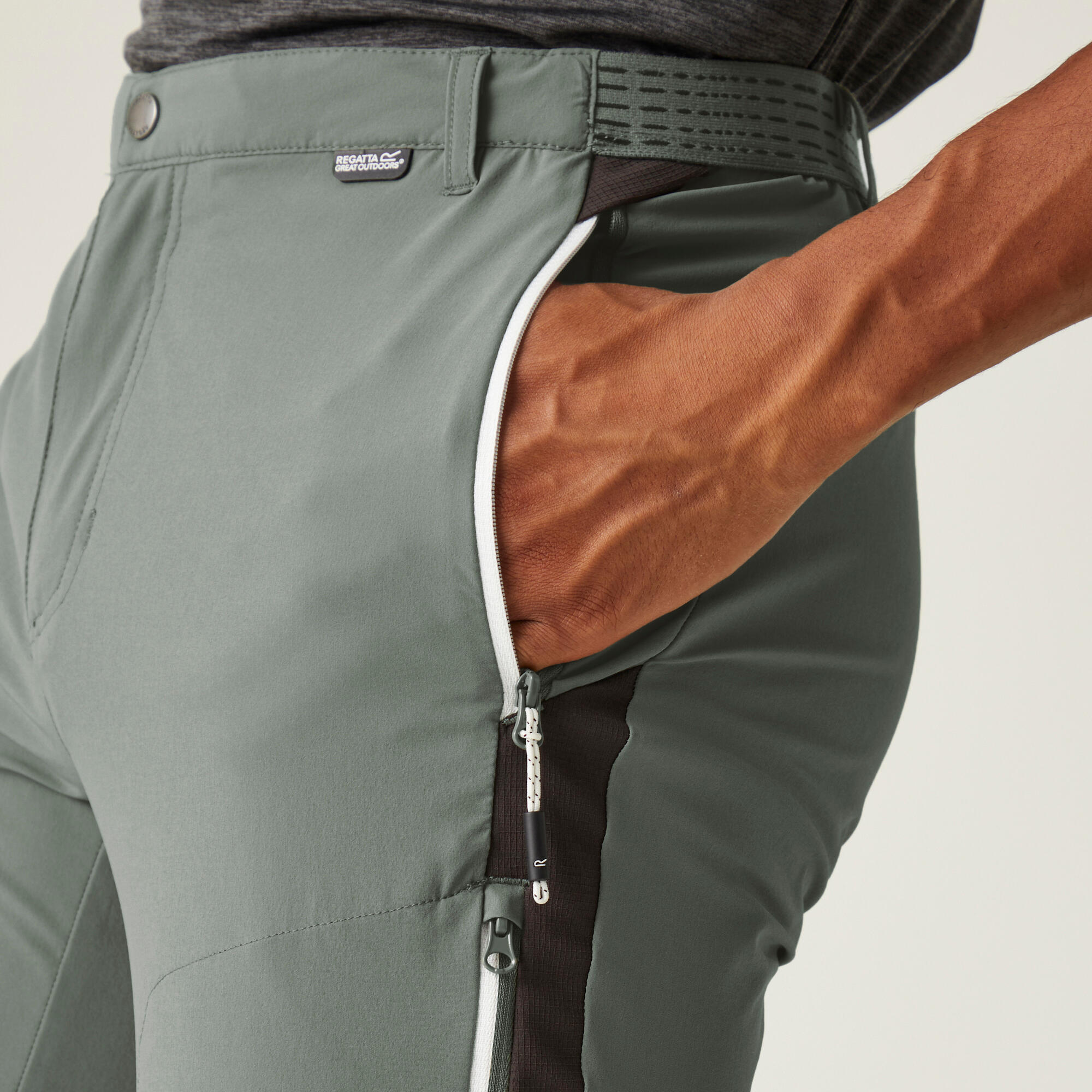 Pantalón senderismo hombre Regatta Mountain III 4/7