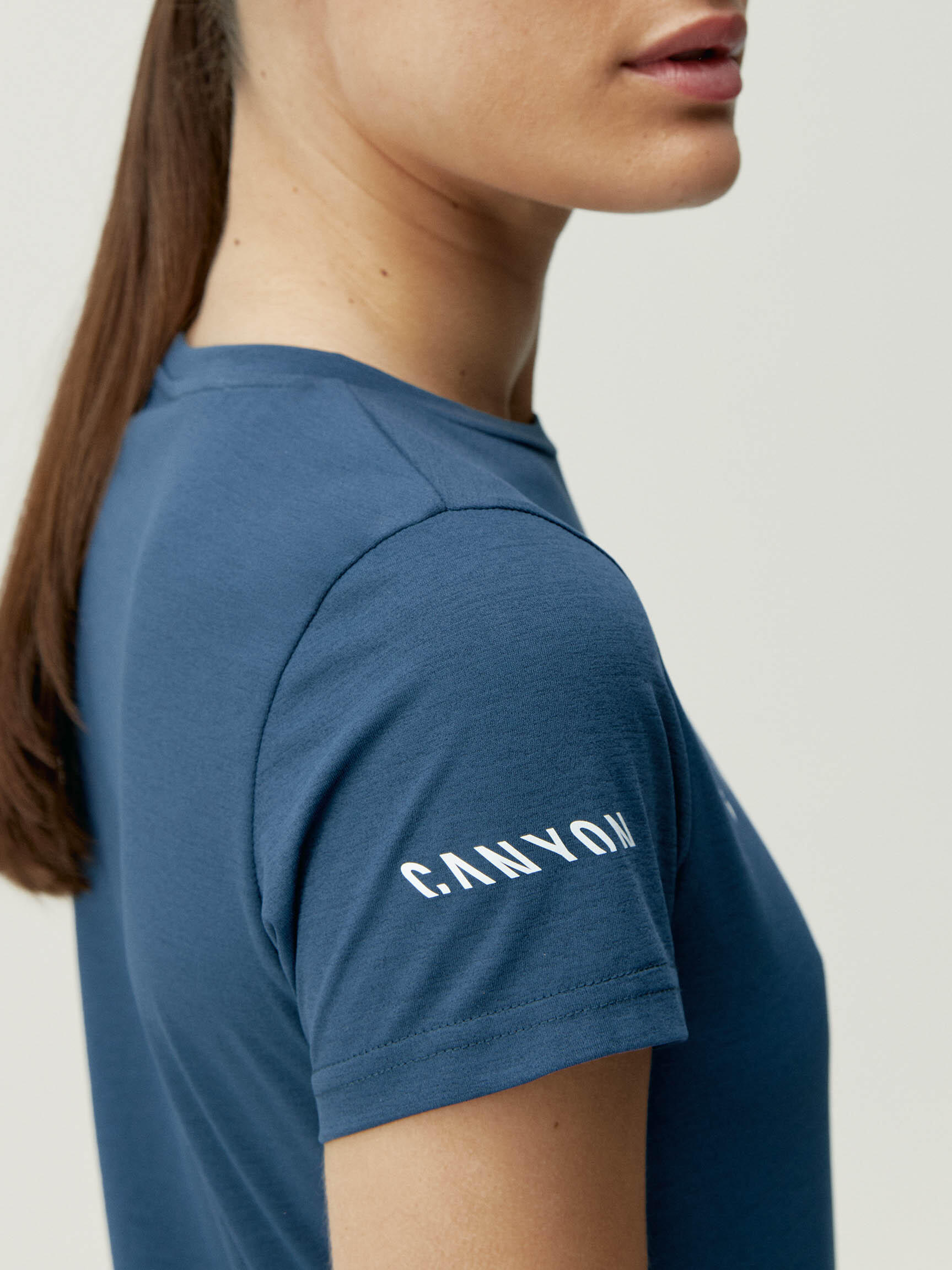 Camiseta deportiva de mujer Movistar Performance Born Living Yoga 4/6