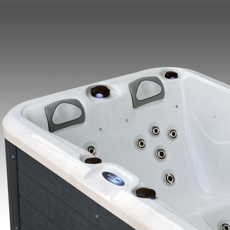 Spa acrylique ARKOS  3 places - 22 Hydrojets - 720L - Ozonateur et couverture i