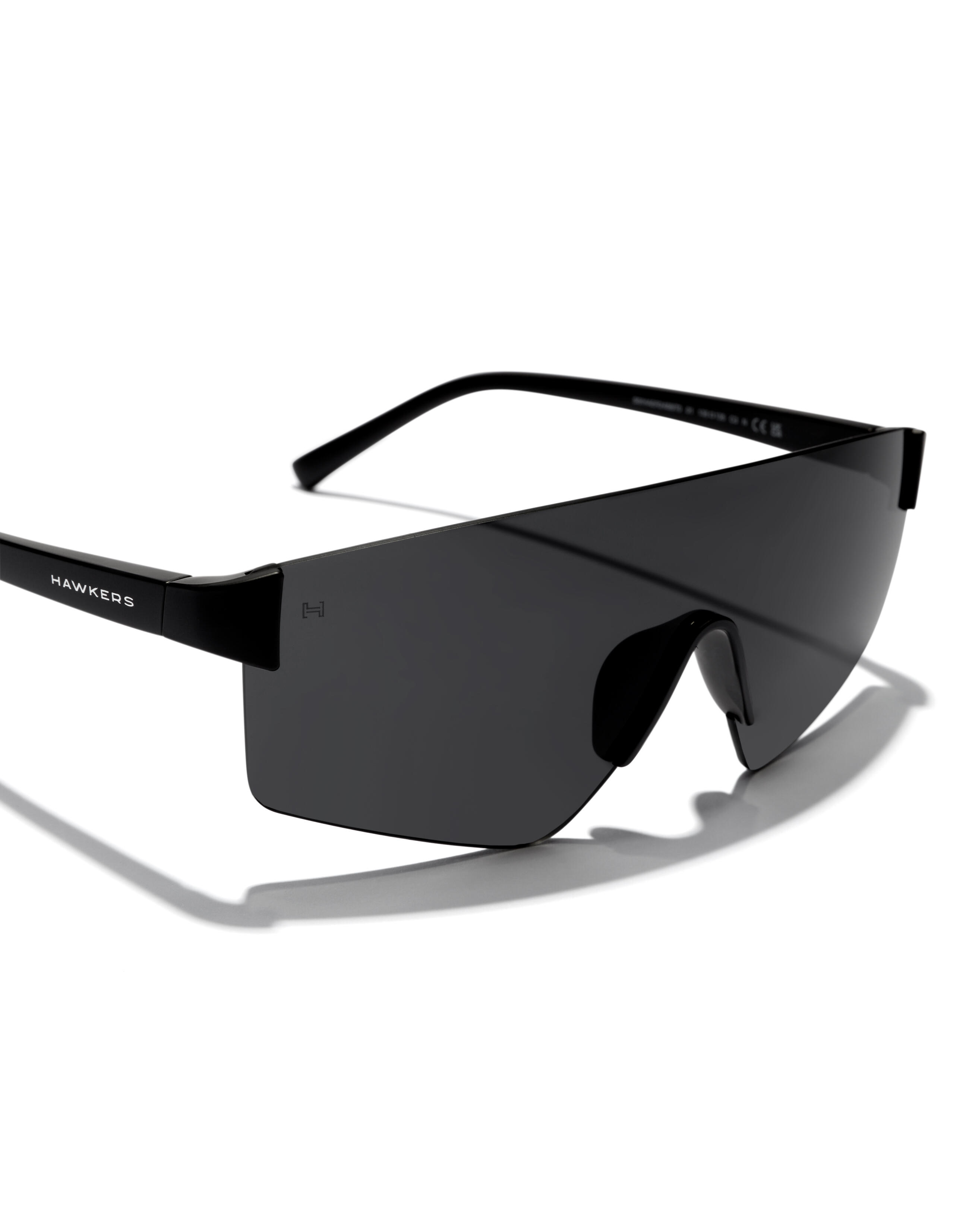 HAWKERS - Lunettes de soleil pour Homme et Femme noires sombres - AERO 4/8