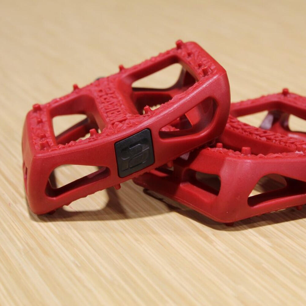 Eastern Bikes Facet BMX Pedals - Red 2/4