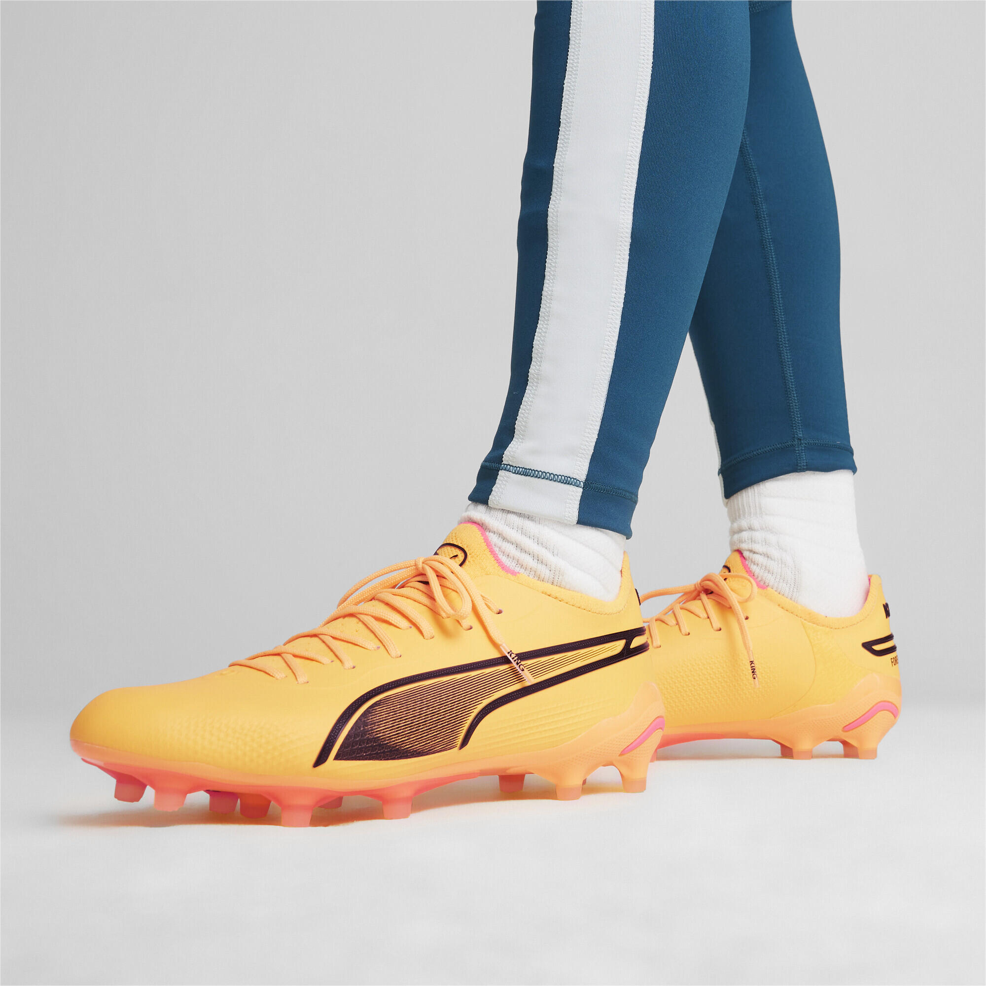 Puma King Ultimate FG/AG Womens Orange Football Boots 2/7