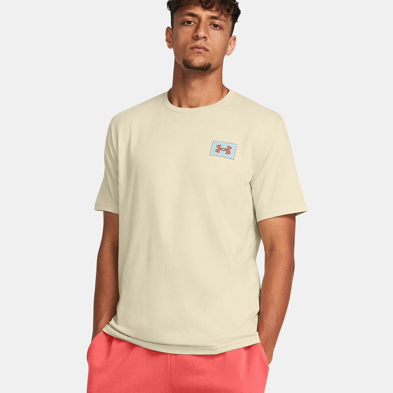 Under Armour Heren T-shirt Ua Logo Gekleurde Achtergrond Beige