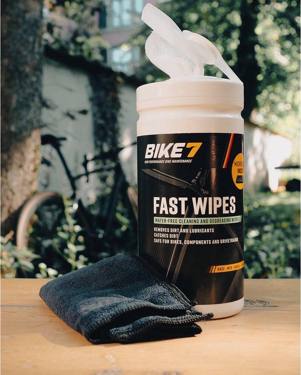Bike7 - Pote com 70 toalhitas de limpeza e pano de microfibra 3/3