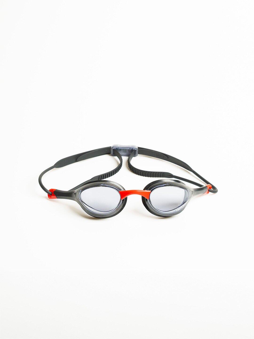 black / red