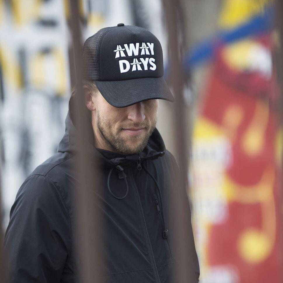Czapka Dla Dorosłych - Away Days - Czarna
