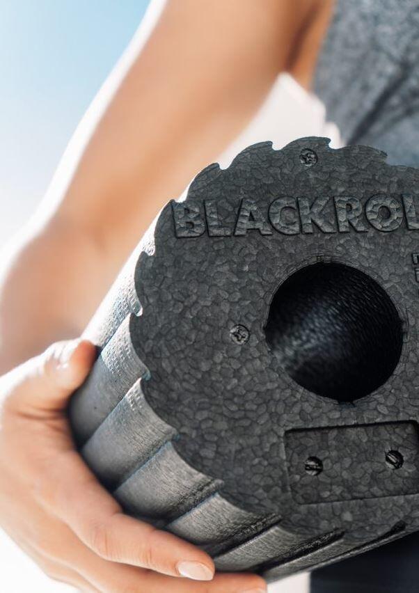 BLACKROLL® FLOW STANDARD Foam Roller black 4/5