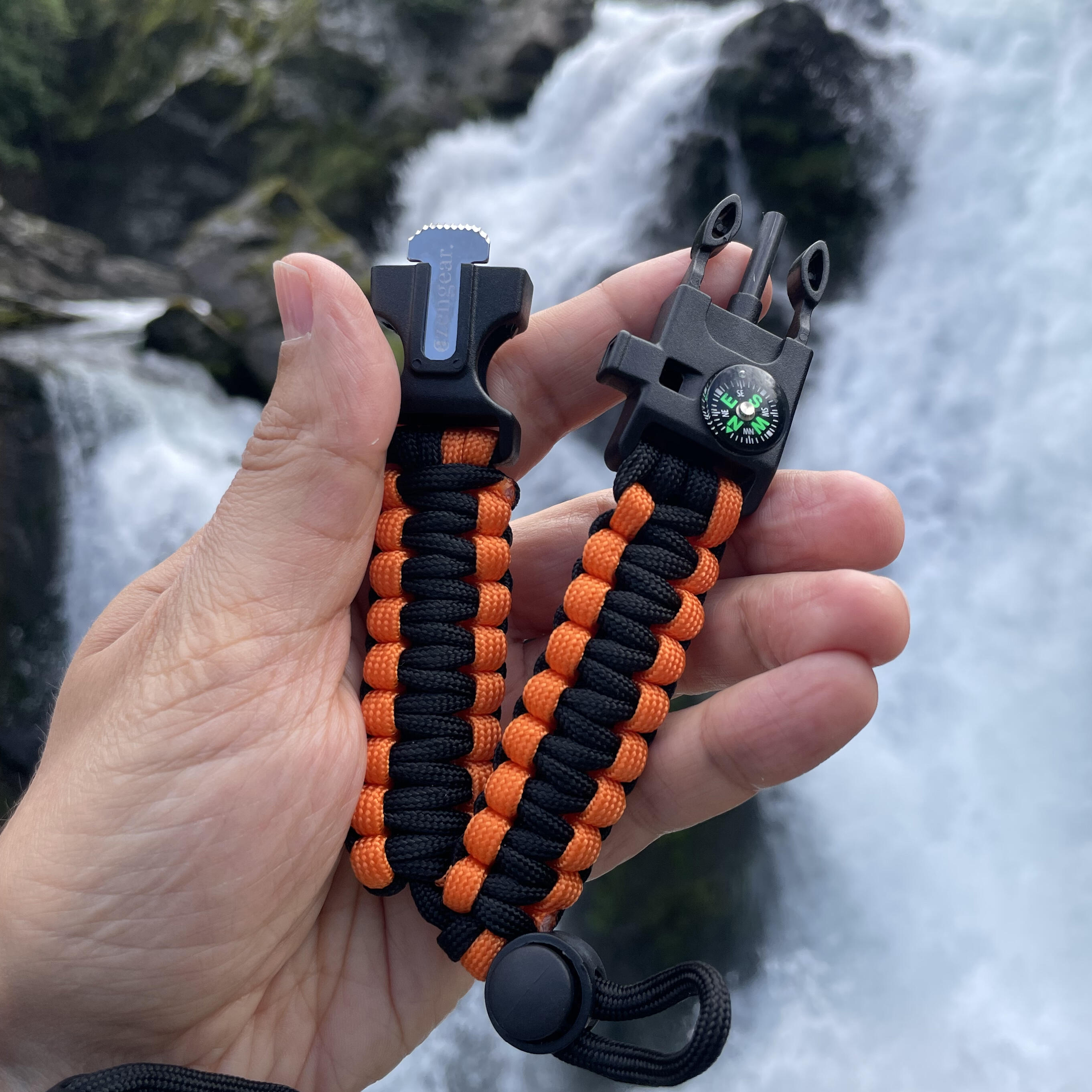 Paracord Survival Bracelet (5 in 1): Flint Steel Fire Starter, Whistle ...