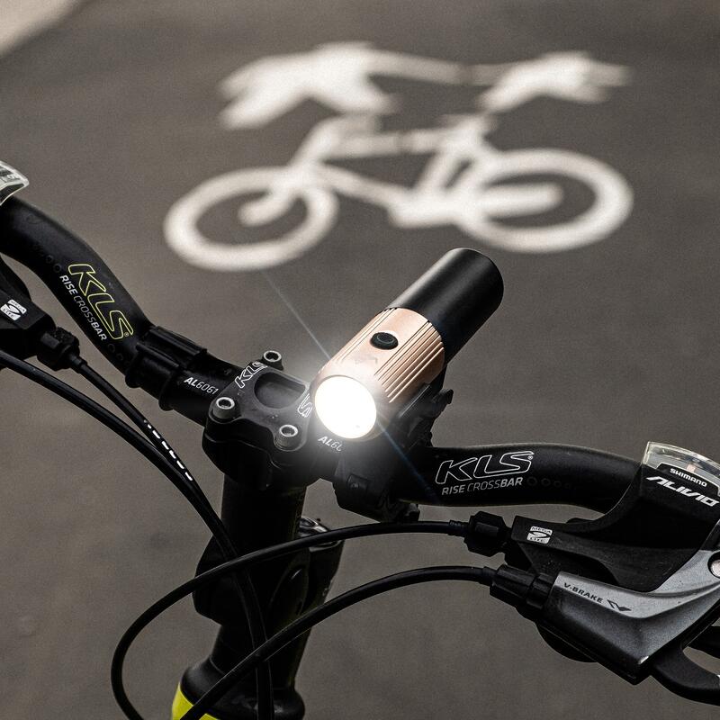 Un set de lumini pentru biciclete VA0072 + VA0048 USB față și spate