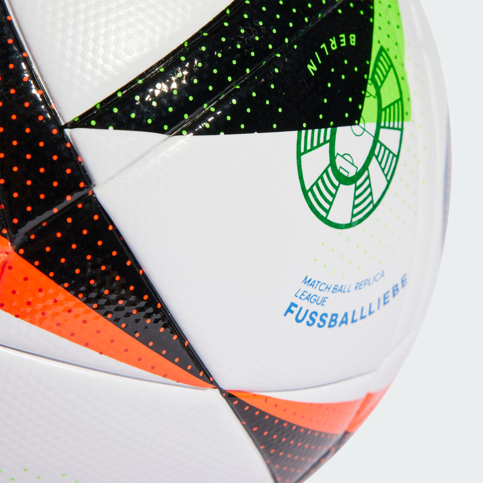 Fussballliebe League Ball 4/6