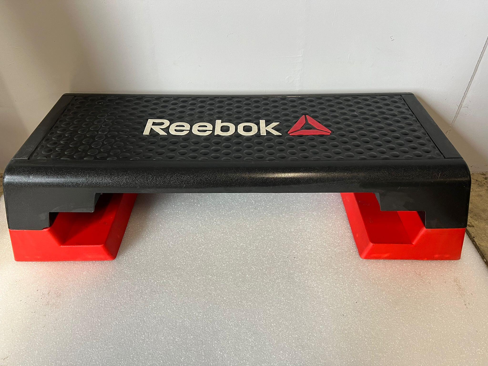 Used Reebok Step - Black / Red 4/4