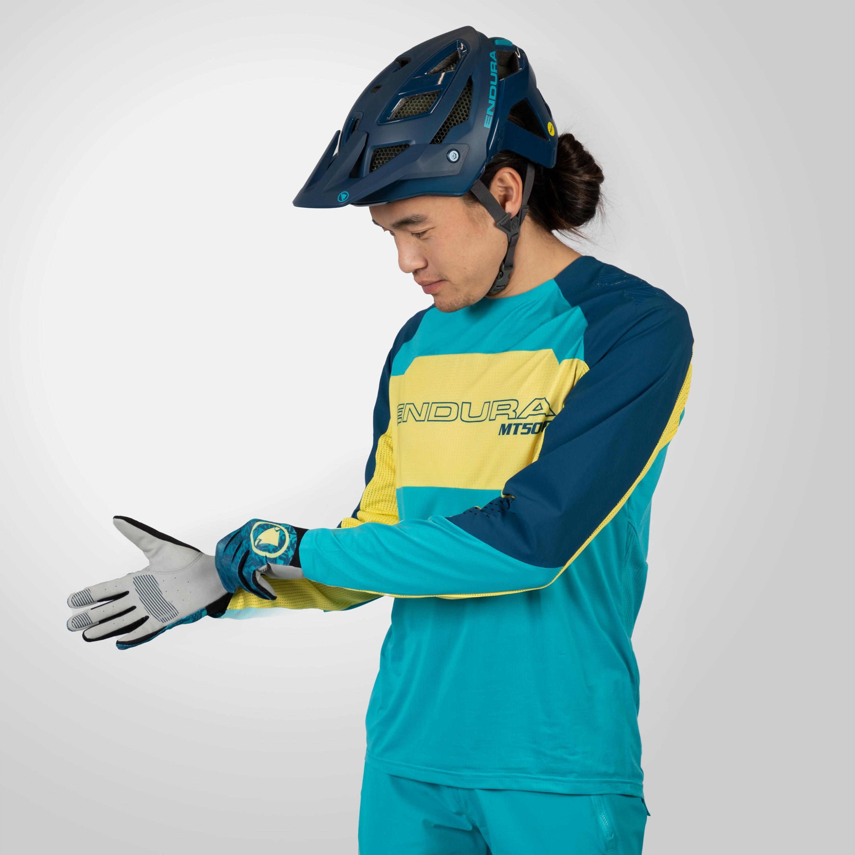 Endura MT500 LTD Blueberry Long Sleeve Jersey 4/6