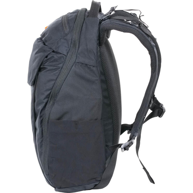District 18 Hiking Backpack 18L - Black