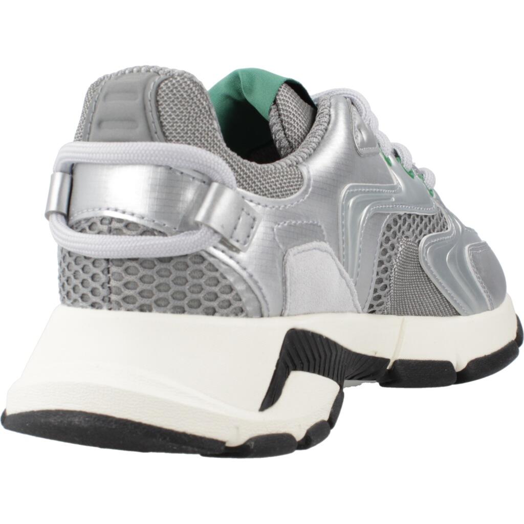 Baskets Lacoste Modèle Neo Textile And Leat Couleur Argent 3/5
