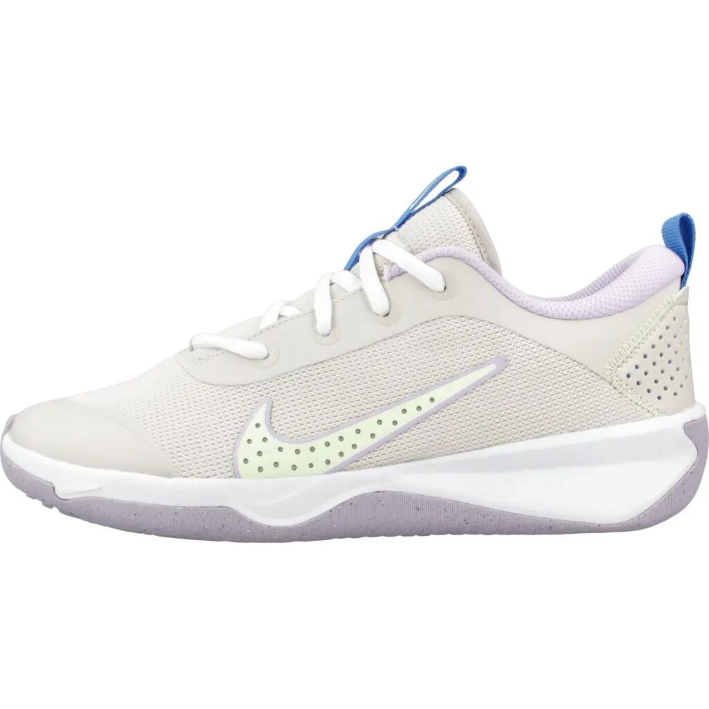 Nike Omni Multi-Court Beige Schuhe 2/5