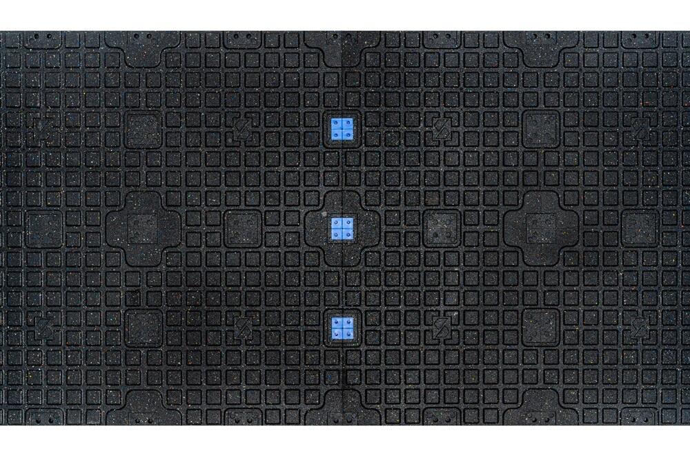 Piastrella per pavimenti sportivi Pure Black - 100x100 cm - 20 mm 7/7