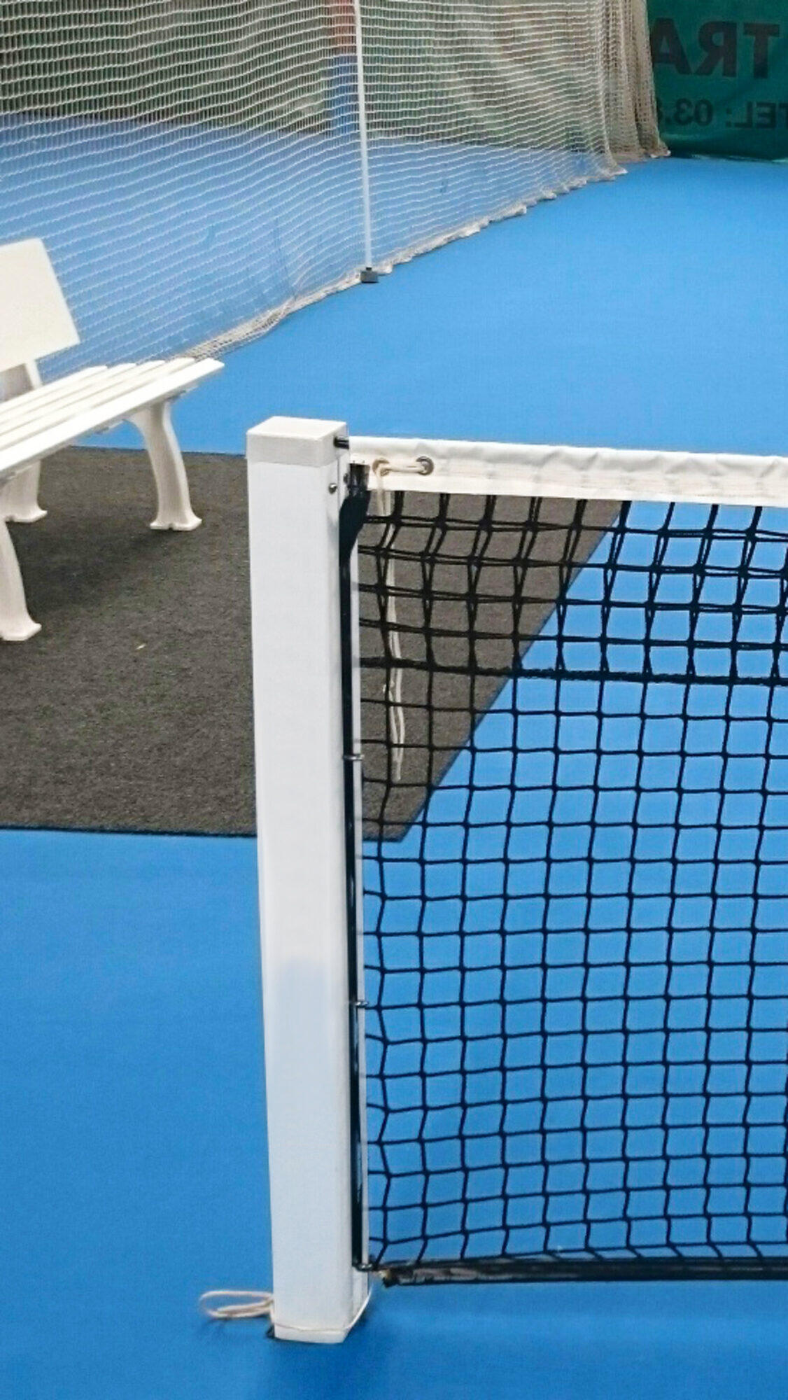 Paar quadratische Aluminium-Tennis-Pfosten zum Einbetonieren Carrington 4/4